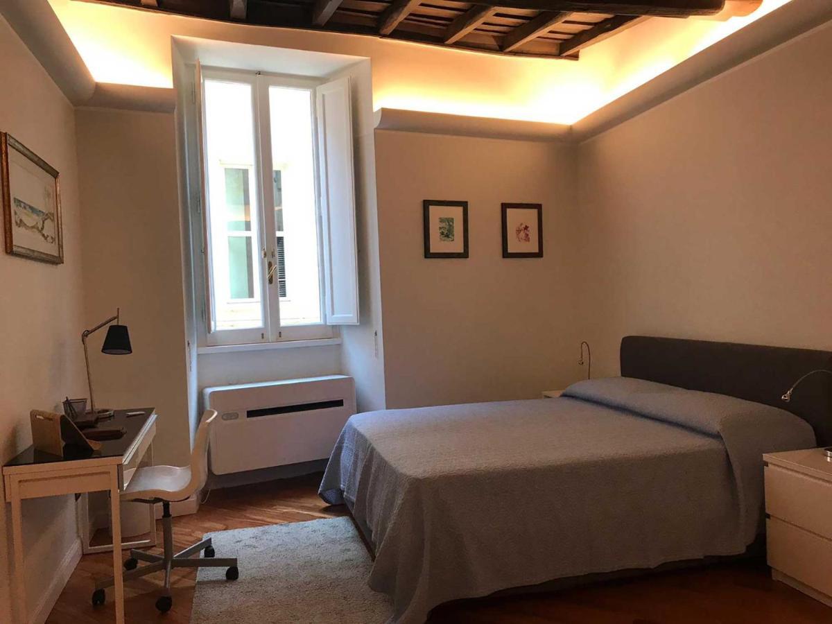 Apartment Via Giulia Beautiful Historic Centre Rom